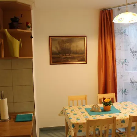 Revfalu Apartman Апартаменты