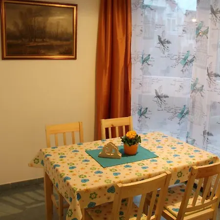 Revfalu Apartman * Дьёр