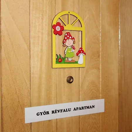 Апартаменты Revfalu Apartman